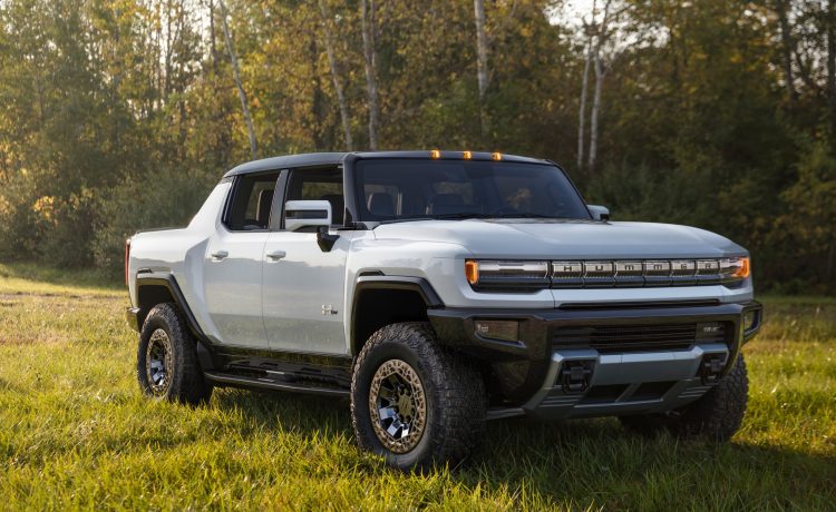 أول نسخ جي إم سي هامر الكهربائية 2022 ستباع في مزاد باريت جاكسون