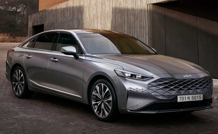 بديلة كادينزا . . كيا تقدم صور رسمية لـK8 موديل 2022