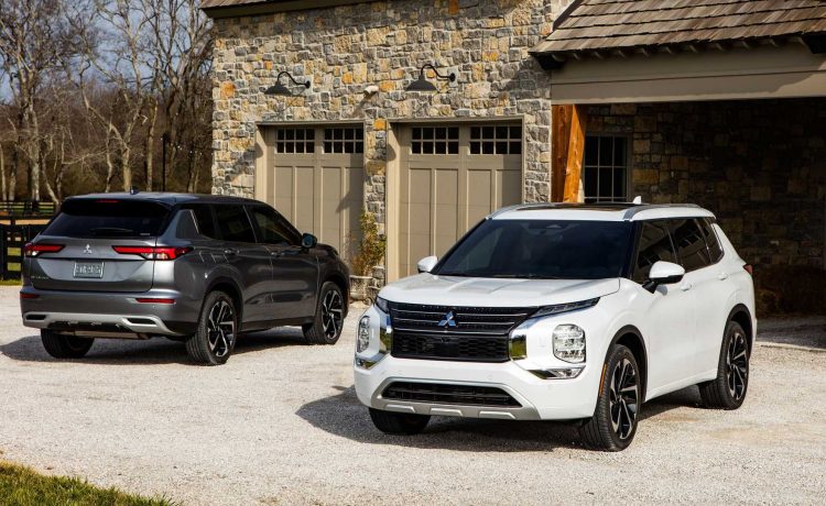 الكشف عن ميتسوبيشي أوتلاندر 2022 بسبعة مقاعد ومكونات نيسان روج