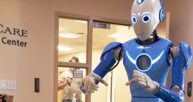 تطوير روبوتات ذكية يمكنها إعطاء حقنة لشخص ورفع 65 رطلاً