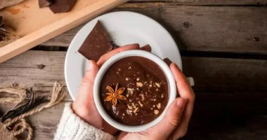 دراسة أكواب القهوة البلاستيكية تنتج تريليونات من الجزيئات فى مشروبك