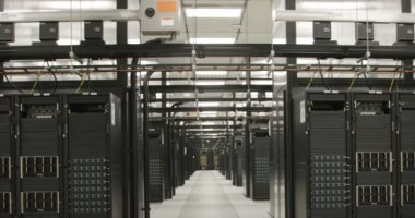 ‏ميتا تكشف عن حاسوب عملاق الأسرع فى العالم.. فيديو