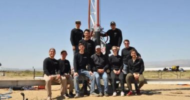 صاروخ لطلاب هواة يحطم الأرقام القياسية ويرتفع أعلى من جبل إيفرست