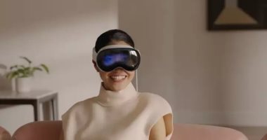 أبل تخطط لطرح مزيد من إصدارات Vision Pro بأسعار رخيصة بحلول 2025