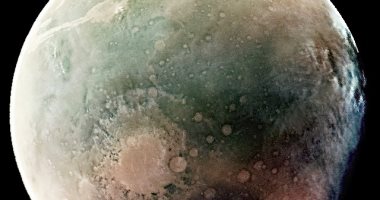 شاهد التغيرات الموسمية على كوكب المريخ فى صورتين مذهلتين