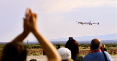 طائرة فضاء فيرجن جالاكتيك تنطلق بنجاح فى أول مهمة فضائية تجارية