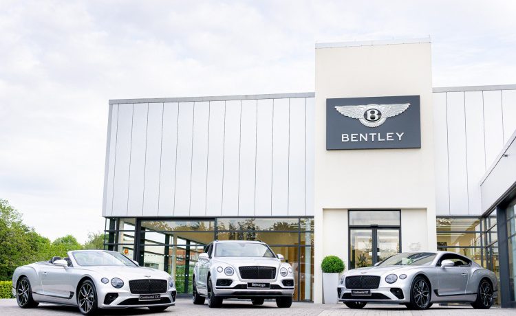 بنتلي تقدم 3 نسخ خاصة جديدة للاحتفال بالذكري 25 لأحد التجار