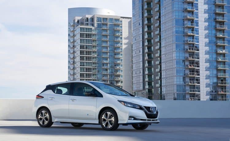 نيسان ليف بلس تقدم بسعر 36.550 دولار