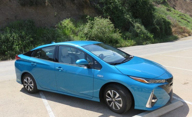 5 مزايا تجعل بنتلي كونتيننتال GT سيارة مثالية