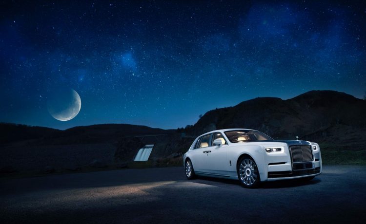 رولزرويس فانتوم Tranquillity الخاصة بوحي الجانب المضء والمظلم من القمر في جنيف