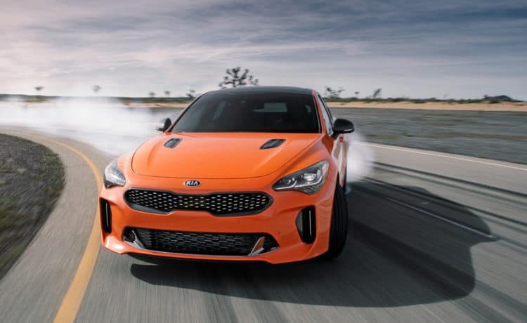 كيا تعرض نسخة خاصة من ستينجر GTS بلون برتقالي مثير