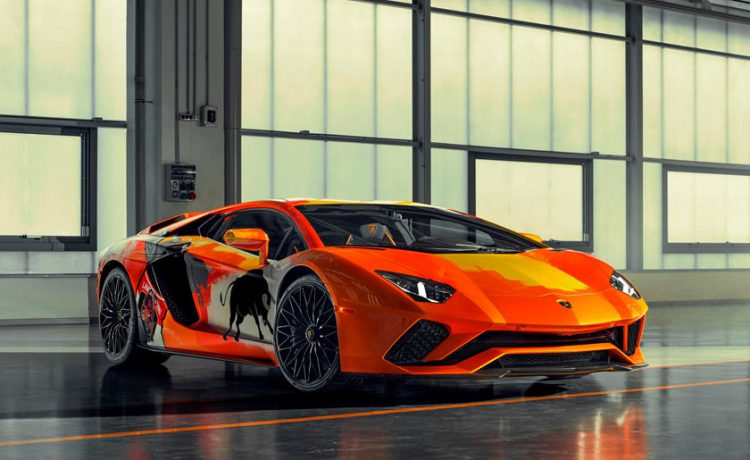 لامبورجيني أفينتادور S تتحول الي لوحة فنية بدعم رسمي من الشركة المصنعة
