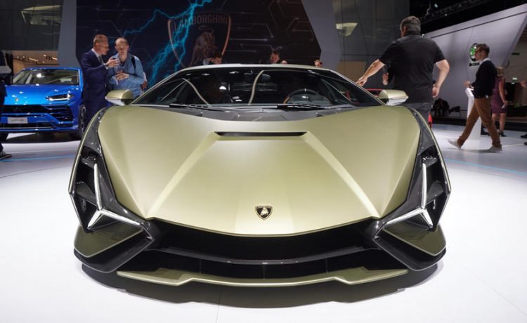 لامبورجيني سيان الجديدة تظهر جنونها في فرانكفورت 2019