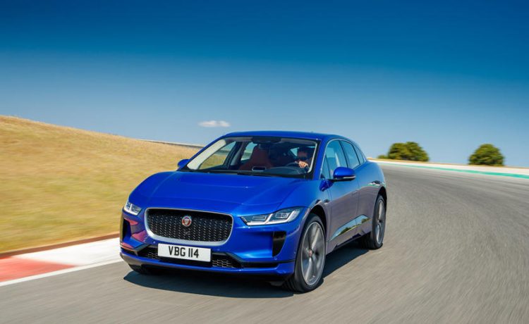 جاجوار IPace SVR الأكثر قوة تقترب من الظهور