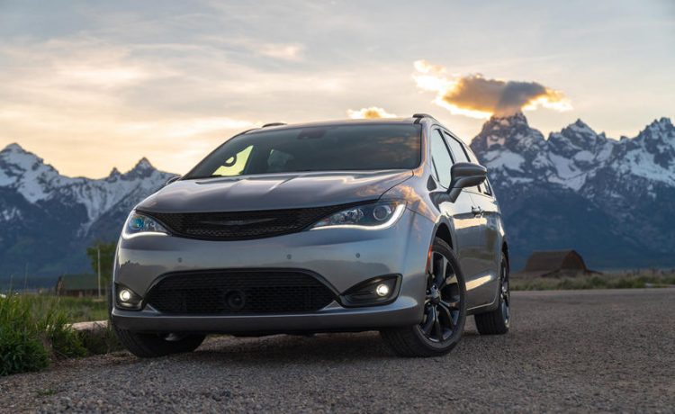 كرايسلر باسيفيكا Red S Edition موديل 2020 تقدم بسعر اضافي 3995 دولار