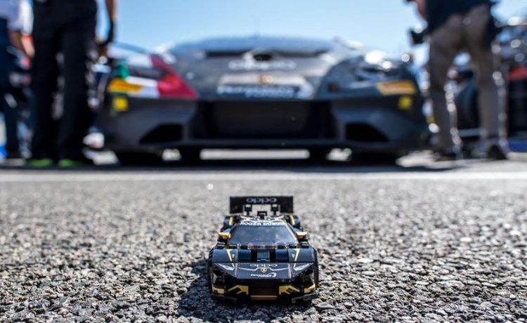 لامبورجيني هوراكان وأوروس أرخص بكثير في نسخ الليجو