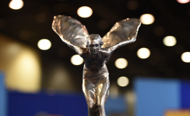 قصة شعار رولز رويس وارتباطه بقمة الفخامة