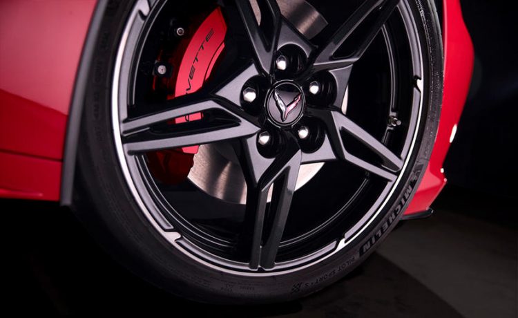 ميشلان تقدم اطارها الجديد بايلوت سبورت AllSeason 4. لكورفيت C8