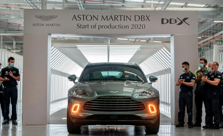 أستون مارتن DBX تدخل الإنتاج