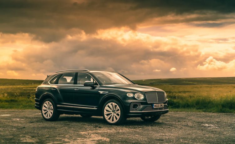 تصميم بنتلي بنتايجا بأربعة مقاعد يصبح أفضل وأكثر اتساعاً