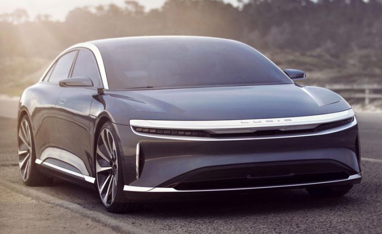 لوسيد إير تتفوق على تسلا Model S بنطاق قيادة يتجاوز 800 كم في الشحنة