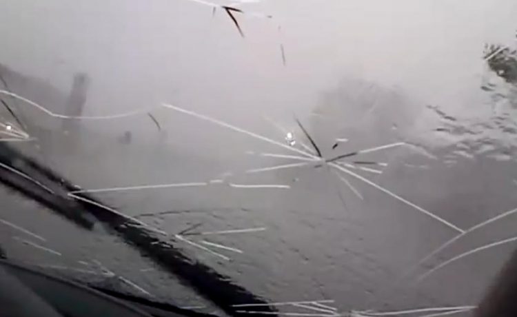 براءة اختراع من أبل ستجبر السائقين على استبدال الزجاج الأمامي المتصدع