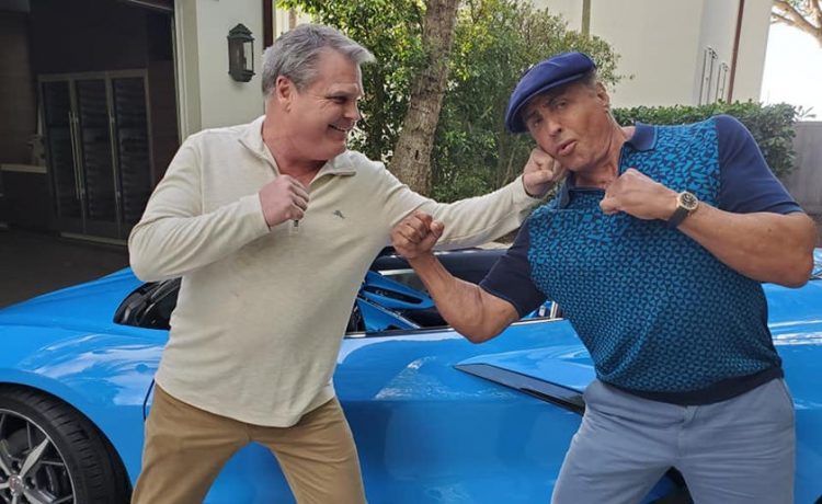 سيلفستر ستالون يشتري سيارة كورفيت C8 مميزة