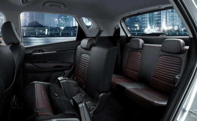 كيا تكشف عن SUV صغيرة بسبعة مقاعد