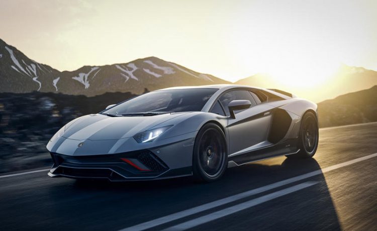 لامبورغيني تكشف النقاب عن آخر نسخ فينتادور LP 7804 Ultimae