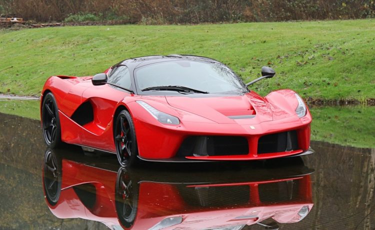 عرض سيارة لافيراري للبيع بسعر 2.7 مليون دولار