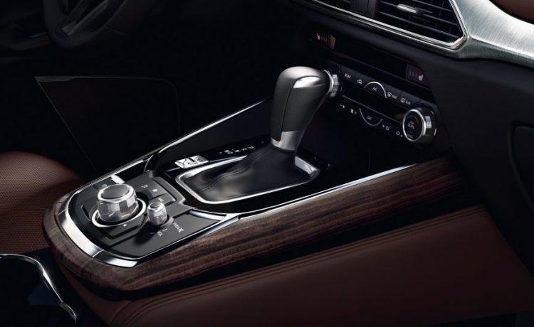 استخدام خشب الورد في مازدا CX9 High Plus