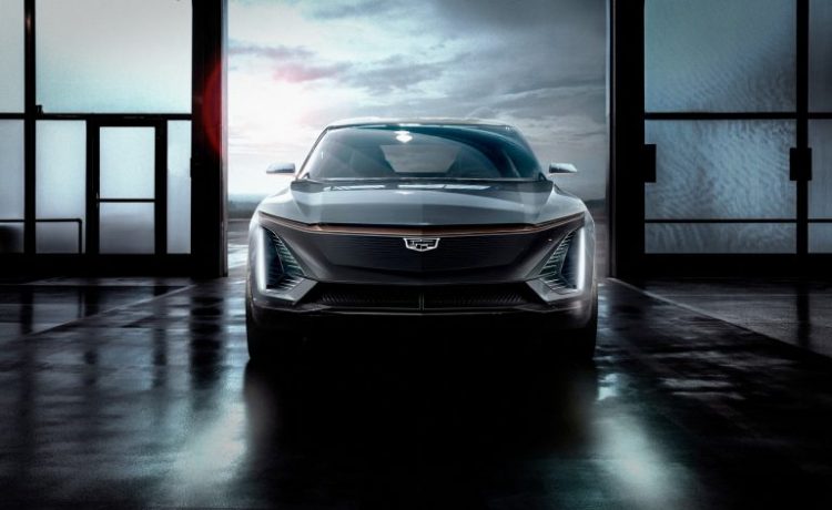 كاديلاك تستعد للكشف عن سيارتها الكهربائية الكروس أوفر في أبريل
