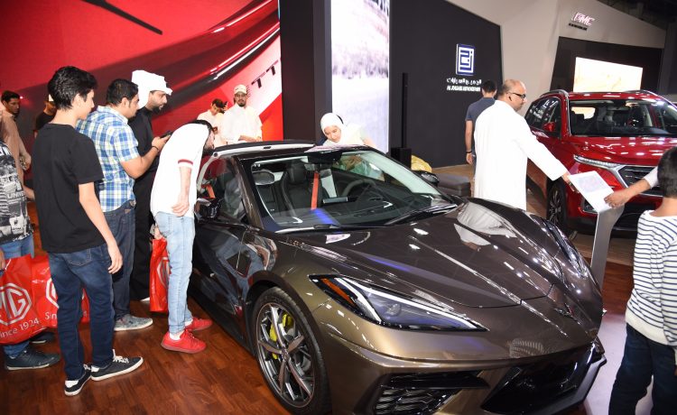بالصور : شيفروليه تقدم أونيكس وكورفيت C8 وكابتيفا في المعرض السعودي الدولي للسيارات