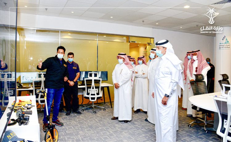 وزير النقل يزور المركز الوطني لسلامة الطرق