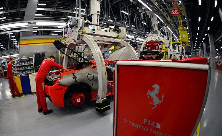 فيراري تعلق الإنتاج في مصانع مودينا ومارانيلو حتى 27 مارس