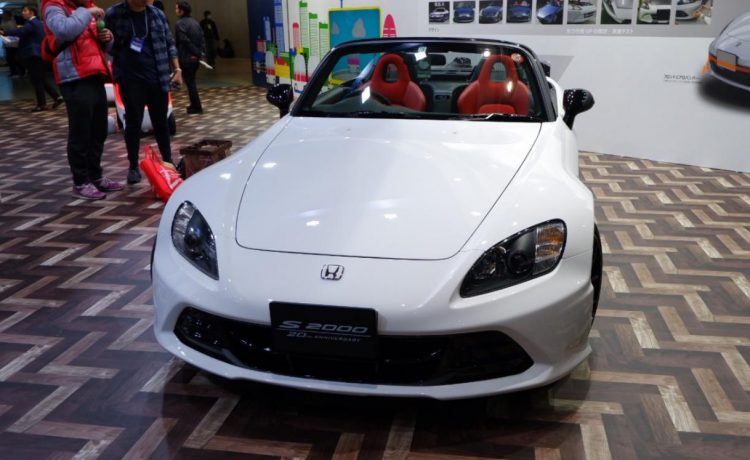 هوندا تعطي حياة جديدة لموديل S2000 مع نموذج 20th Anniversary