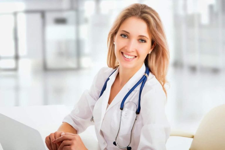 كم راتب تخصص علاج طبيعي على حسب الخبرة والدرجة العلمية في السعودية