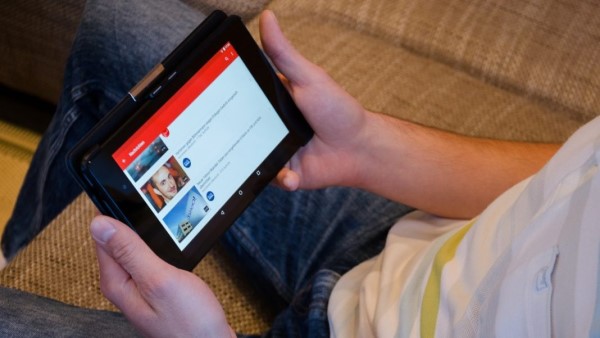 كيفية إصلاح خطأ اتصال خادم يوتيوب [400] على أندرويد