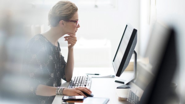 تُطلق LinkedIn أدوات تستهدف الباحثين عن العمل الوبائي