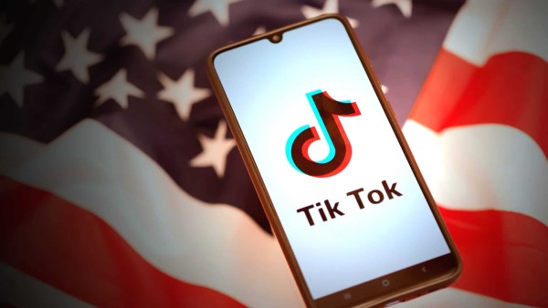 الولايات المتحدة تدافع بقوة عن حظر TikTok