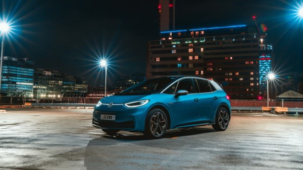 فولكس فاجن تعمل على سيارة كهربائية 24 ألف دولار