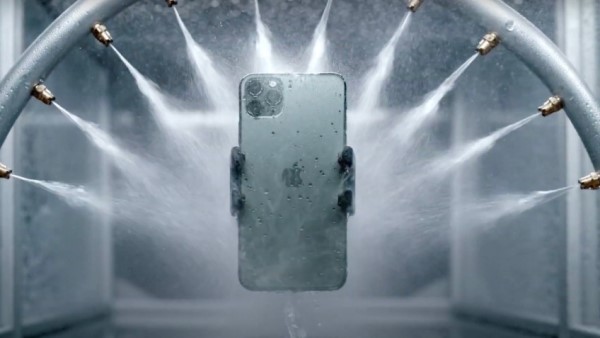 ذهب آبل بعيدًا جدًا مع ادعاءات iPhone الخاصة بمقاومة الماء