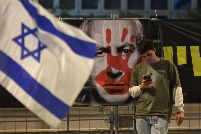 تقارير: إسرائيل تخزن ملايين المكالمات الهاتفية للفلسطينيين على خوادم مايكروسوفت