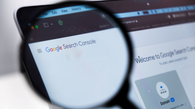 كيف تصلح خطأ صفحة مكررة بدون صفحة أساسية يحددها المستخدم في Google Search Console؟