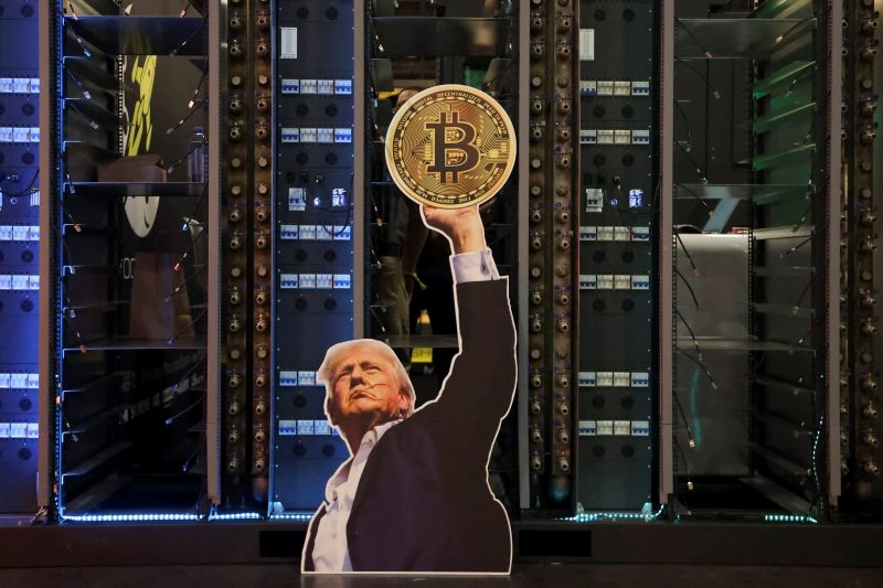 بأمر تنفيذي ترامب يفتح حسابات التقاعد الأمريكية أمام العملات المشفرة