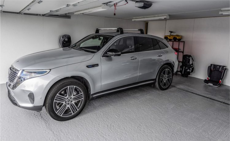 مرسيدس تطلق خط اكسسوارات خاص لسيارة EQC الكهربائية