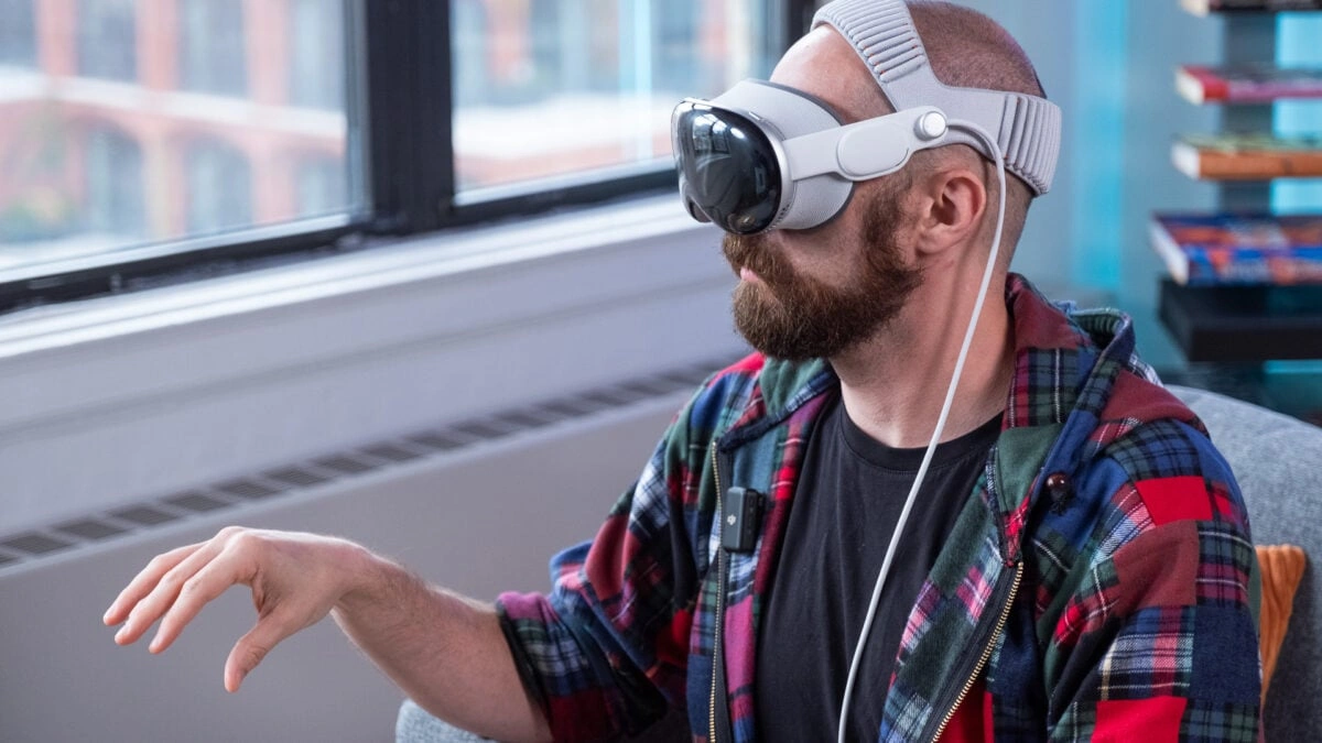 تطبيق يوتيوب الرسمي يصل إلى Apple Vision Pro بعد عامين