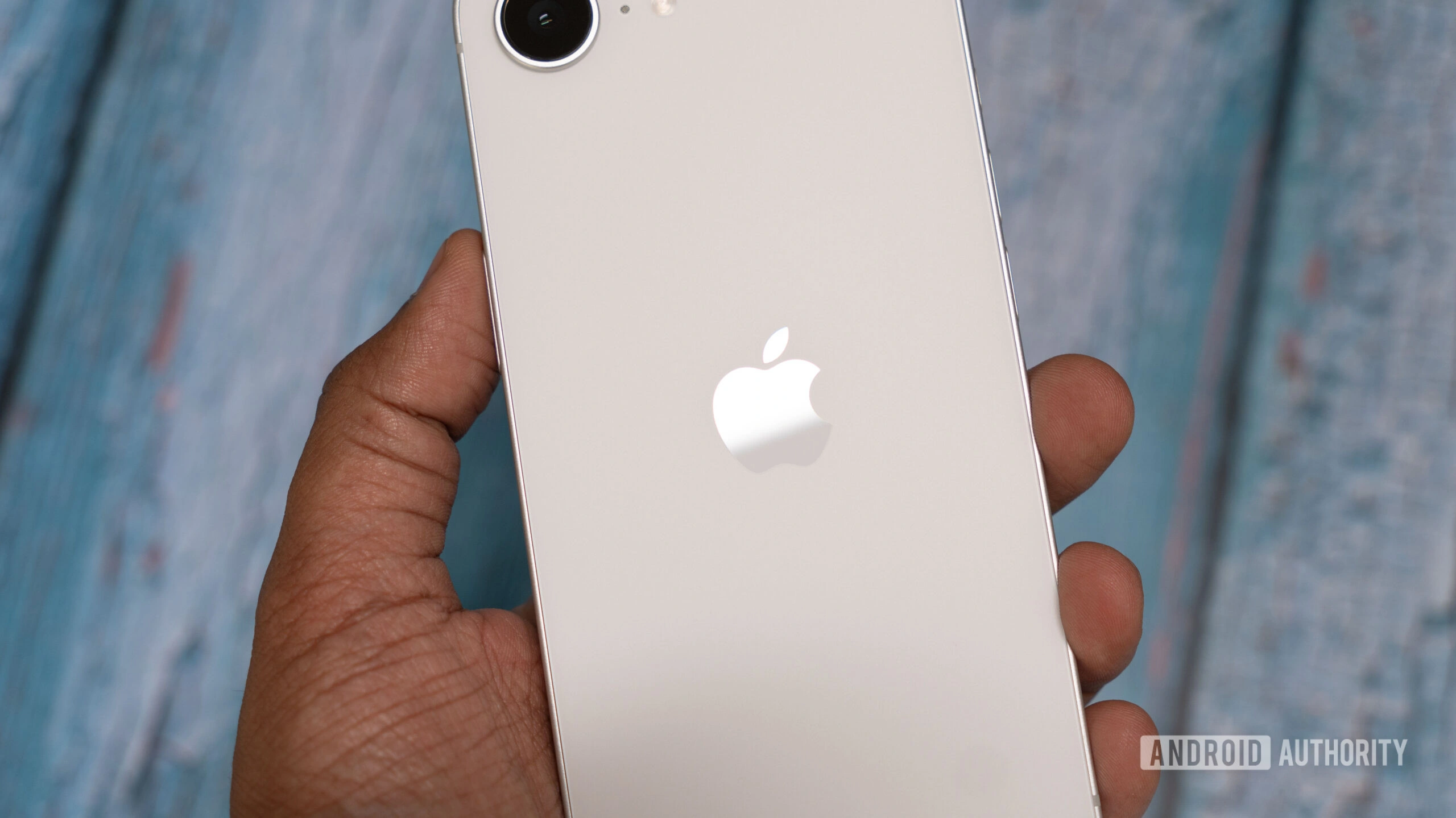 أبل تعلن حدث 4 مارس في نيويورك: iPhone 17e وماك M5 قادمان