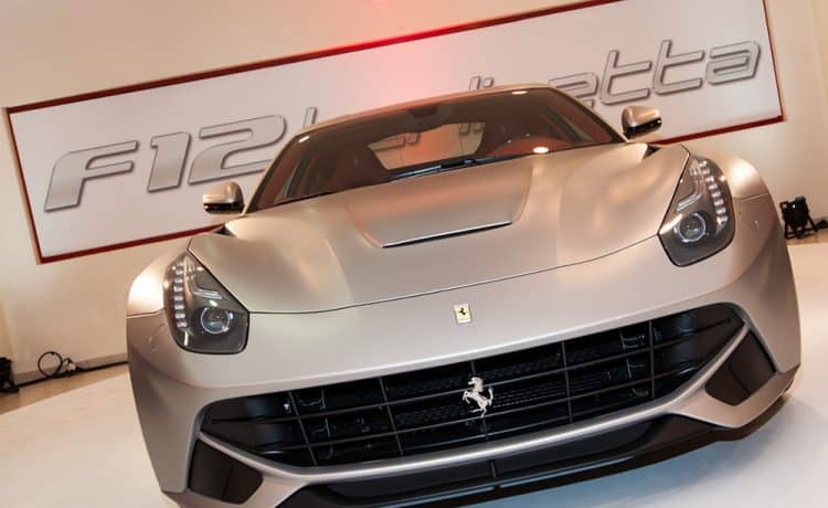 وصول اول سيارة فيراري طراز F12 برلــيـنتا الى المملكة