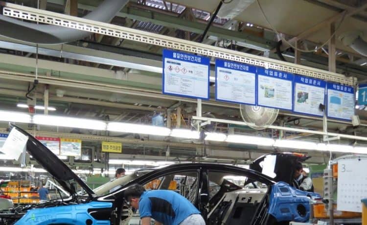 شبكة السيارات العربية تزور مصنع كيا في كوريا